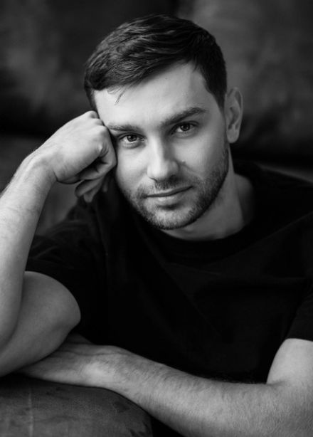 «Без компромиссов». Поэтический вечер Ильи Ильиных