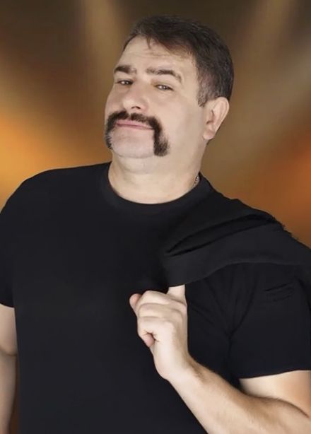 Игорь Левин
